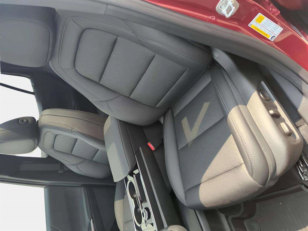 New 2026 Chevrolet Equinox LT w/ Convenience Package II image 9