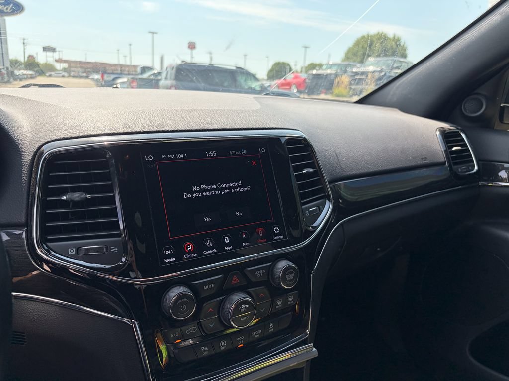 Used 2021 Jeep Grand Cherokee Trailhawk AWD/4WD image 18