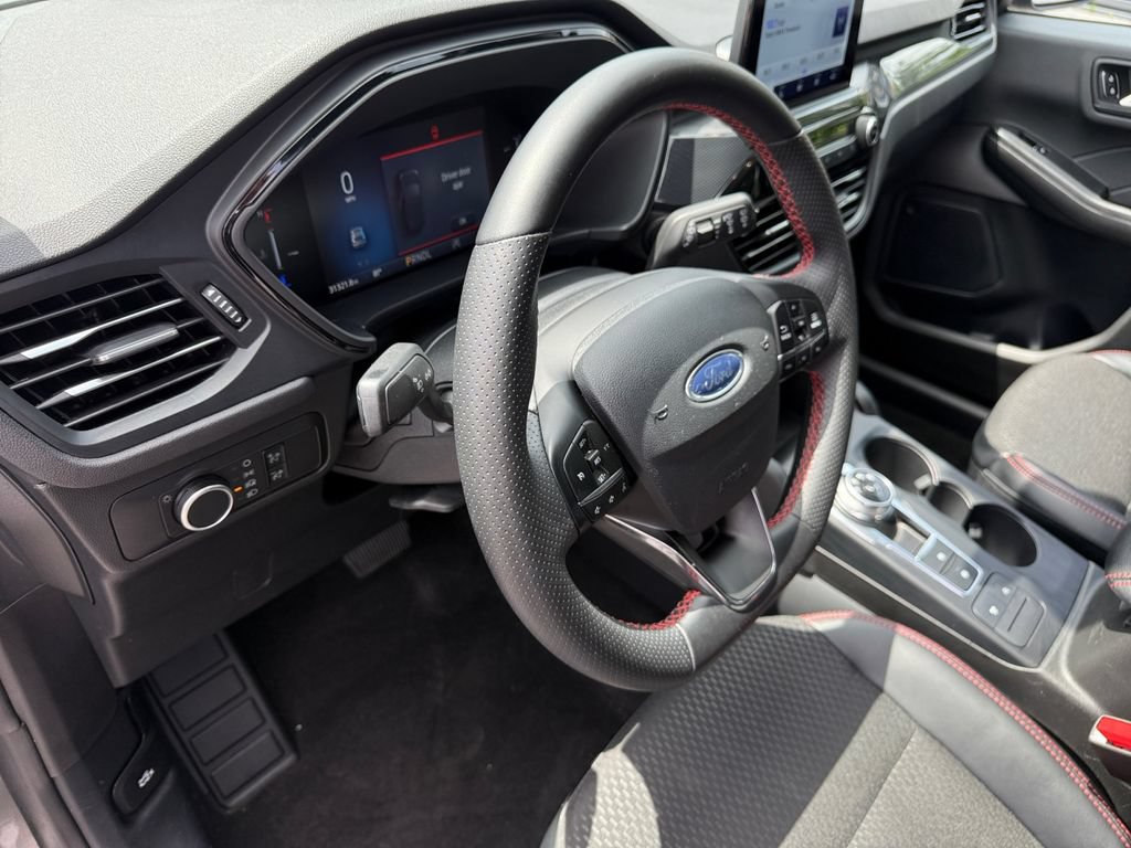 Used 2025 Ford Escape ST-Line AWD/4WD image 28