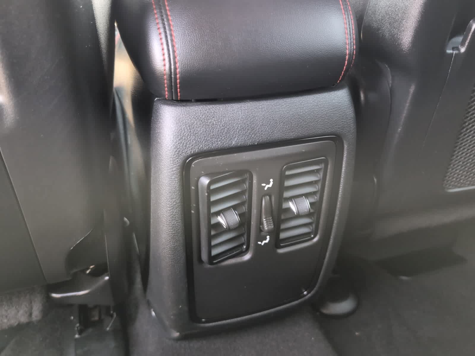 Used 2025 Dodge Durango GT AWD/4WD image 25