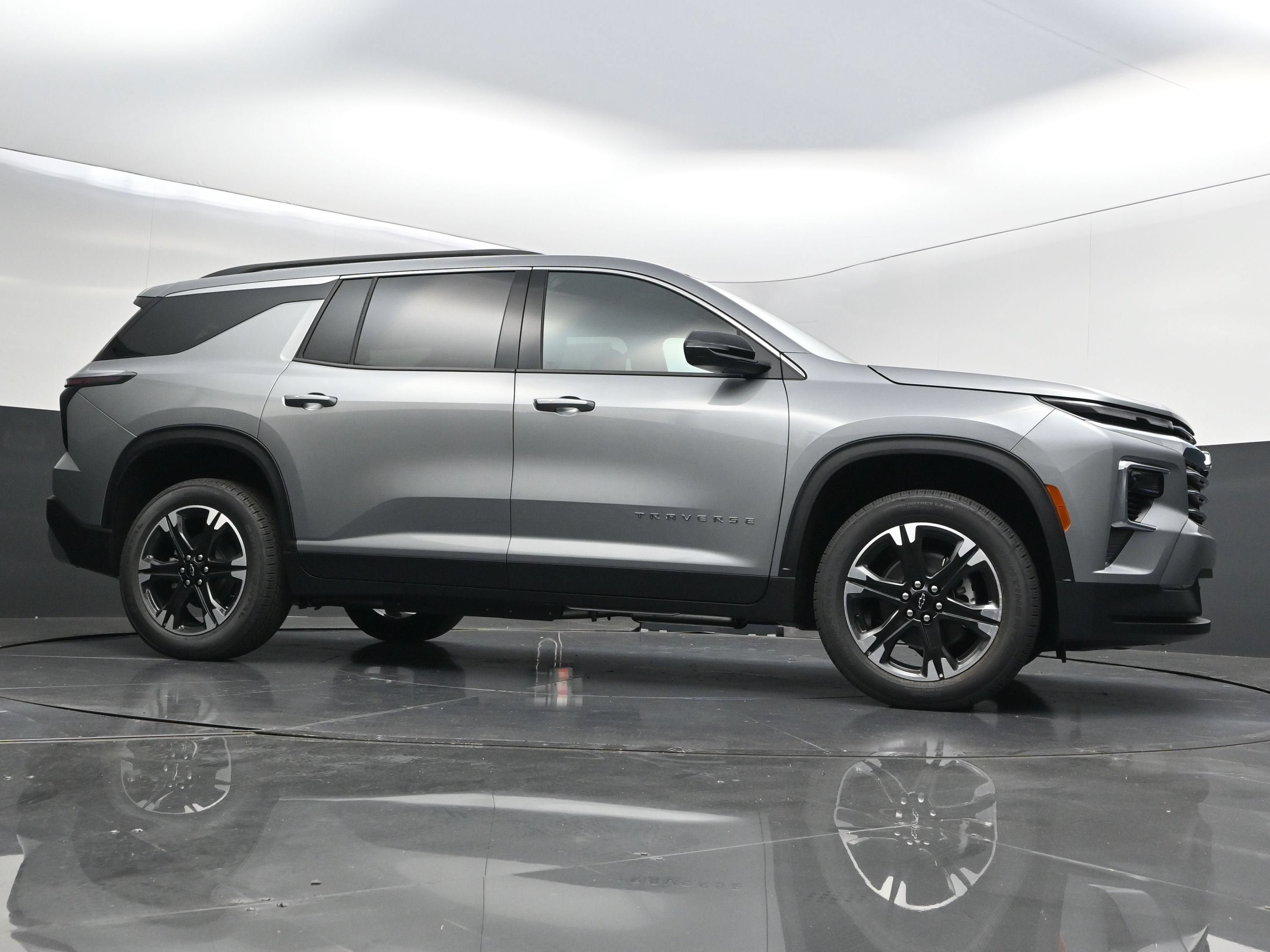 New 2027 Chevrolet Traverse LT w/ Sun and Wheel Package FWD image 49