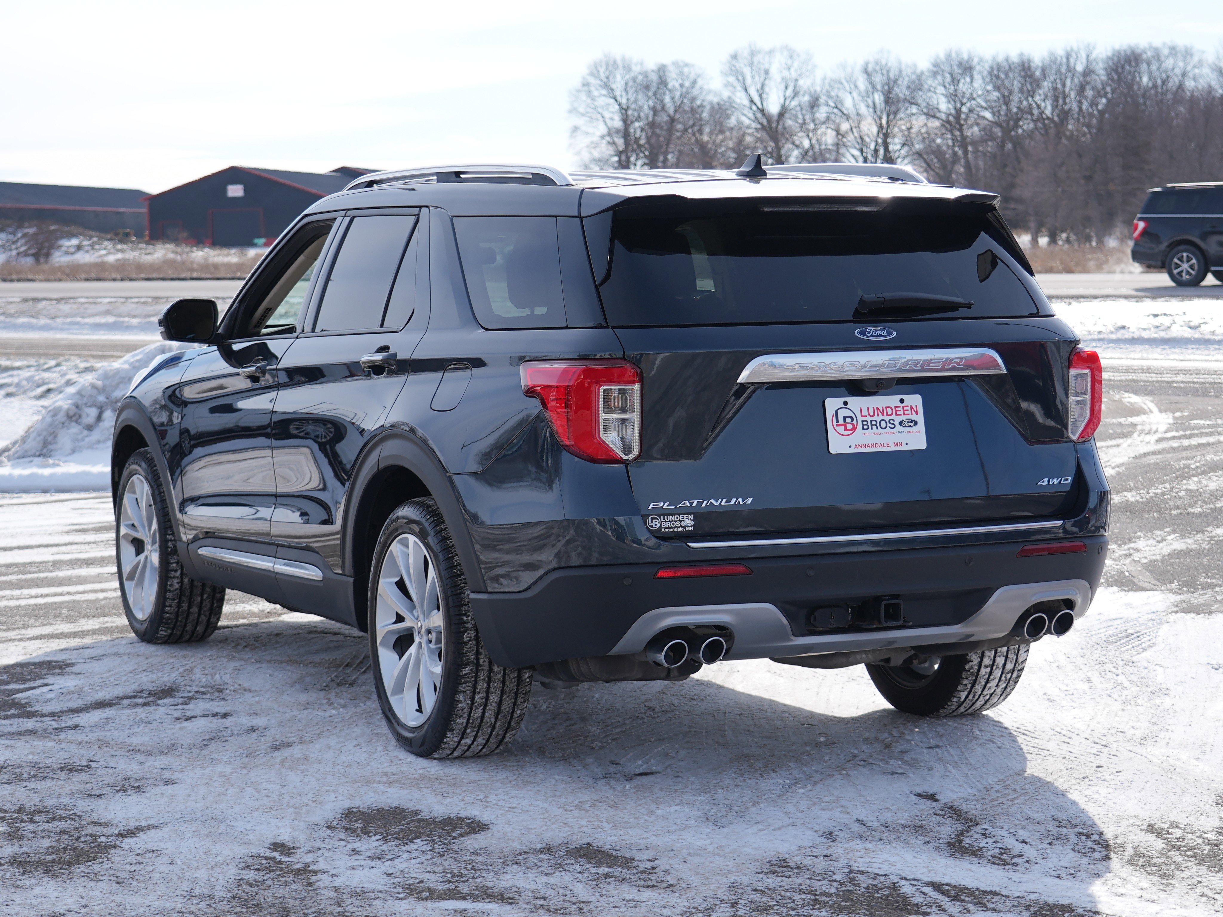 Used 2023 Ford Explorer Platinum w/ Class IV Trailer Tow Package image 6