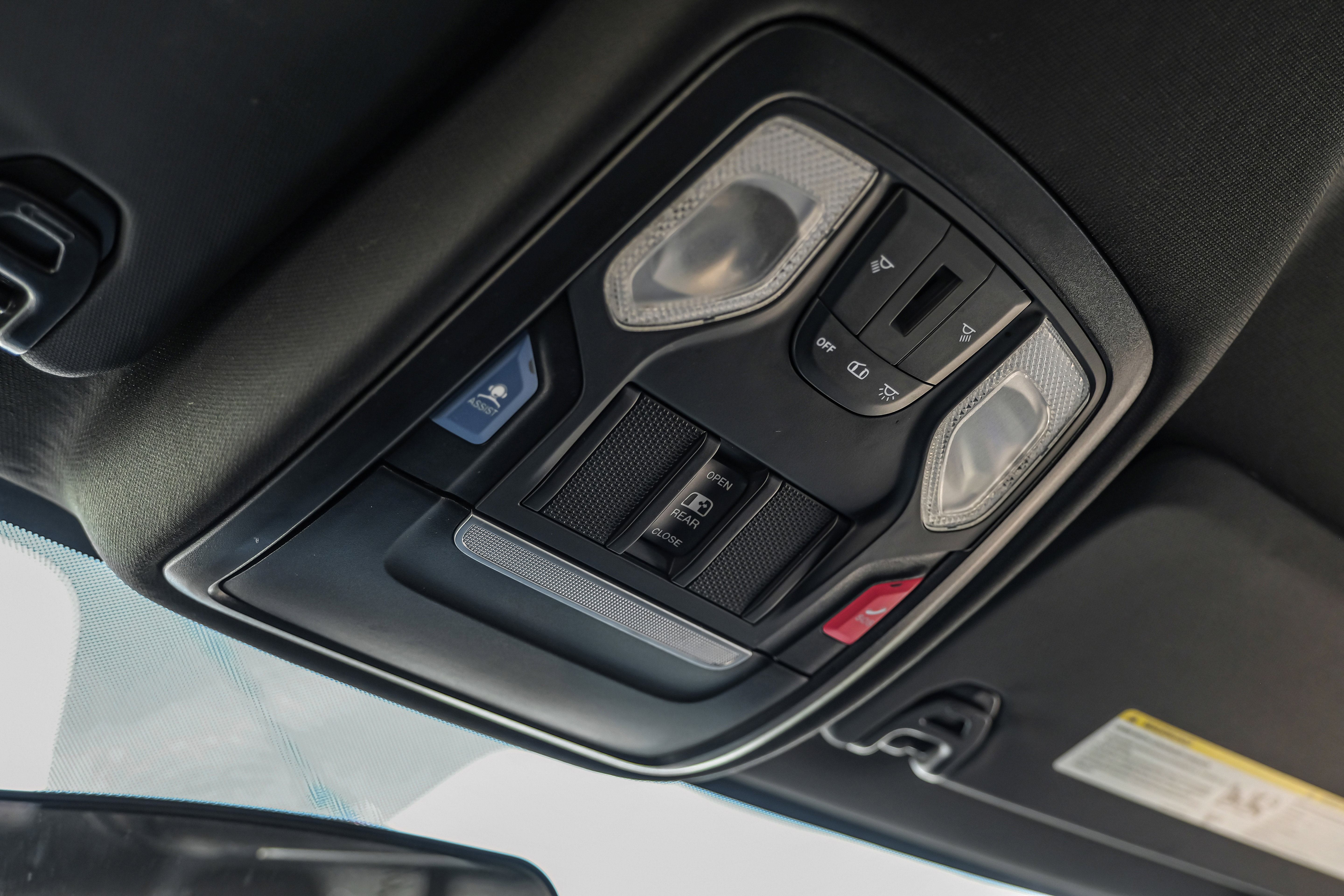 Used 2024 RAM 3500 Tradesman w/ Chrome Appearance Group image 33