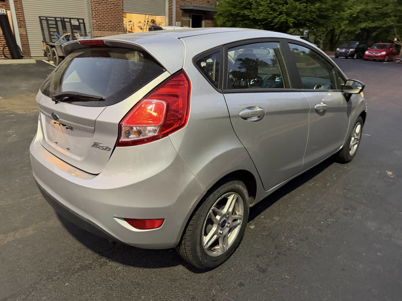 Used 2018 Ford Fiesta SE FWD image 4