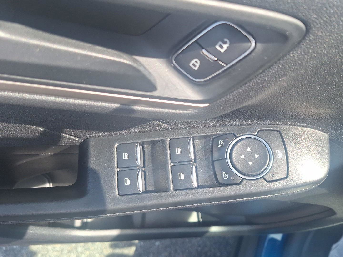 Used 2022 Ford Escape S image 21