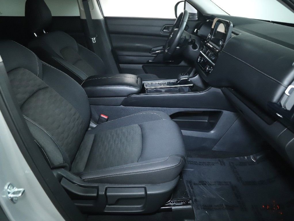 Certified 2025 Nissan Pathfinder SV FWD image 36