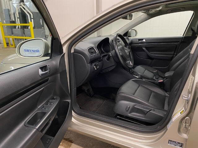 Used 2012 Volkswagen Jetta TDI image 10