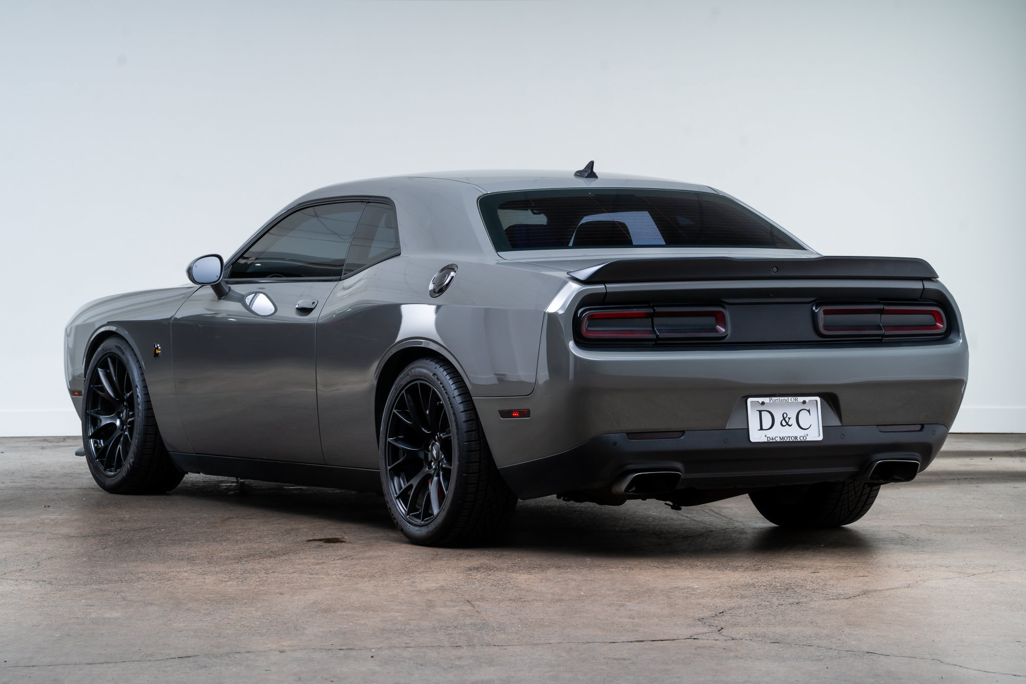 Used 2018 Dodge Challenger R/T Scat Pack RWD image 5