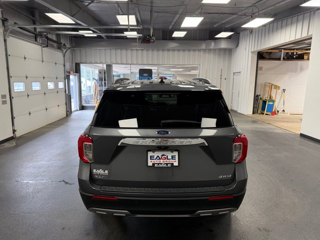 Used 2023 Ford Explorer XLT w/ Equipment Group 202A AWD/4WD image 8