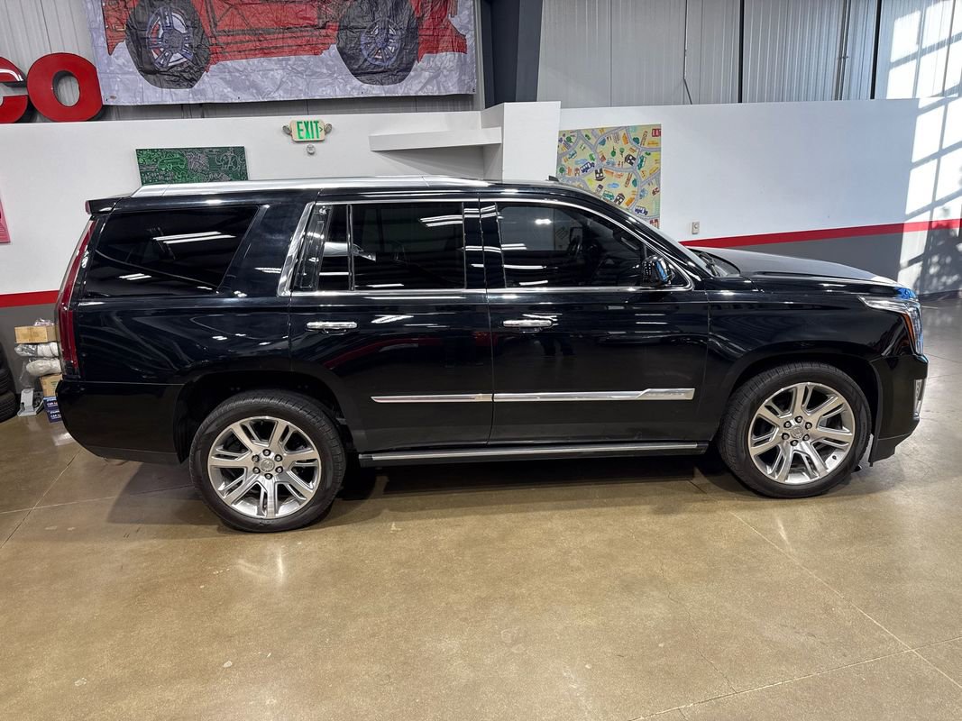 Used 2015 Cadillac Escalade Premium image 23