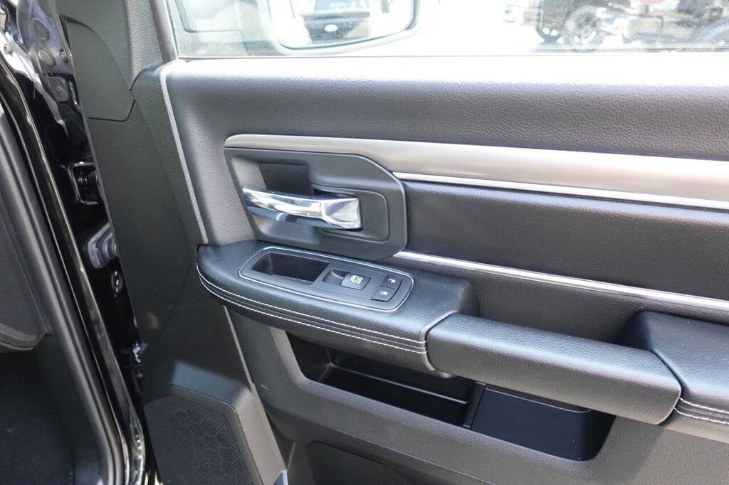 Used 2023 RAM 1500 Warlock AWD/4WD image 39