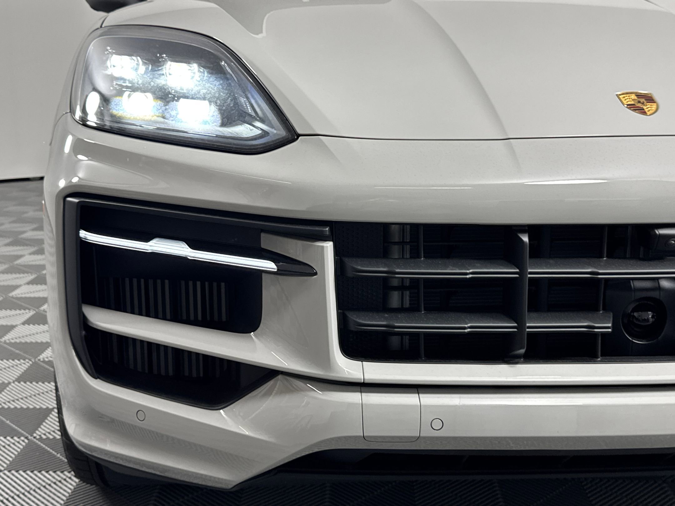 Used 2026 Porsche Cayenne S image 11