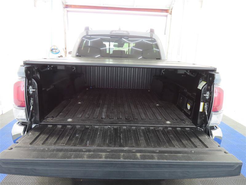 Used 2021 Toyota Tacoma TRD Off-Road image 11