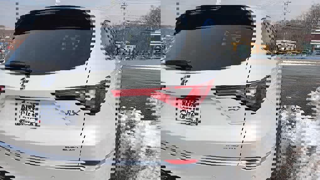 Certified 2023 Acura MDX SH-AWD w/ Technology Package image 6