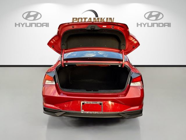 Used 2023 Hyundai Elantra SEL w/ Convenience Package image 25