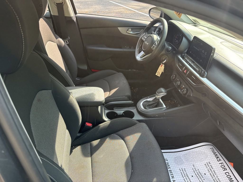 Used 2022 Kia Forte LXS FWD image 13