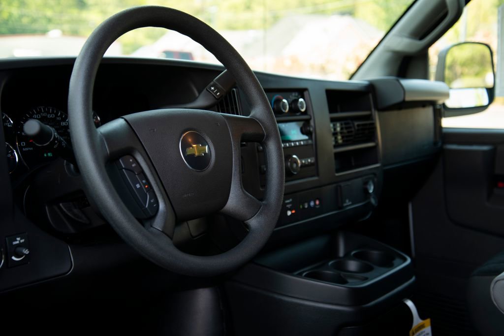New 2025 Chevrolet Express 3500 RWD image 18