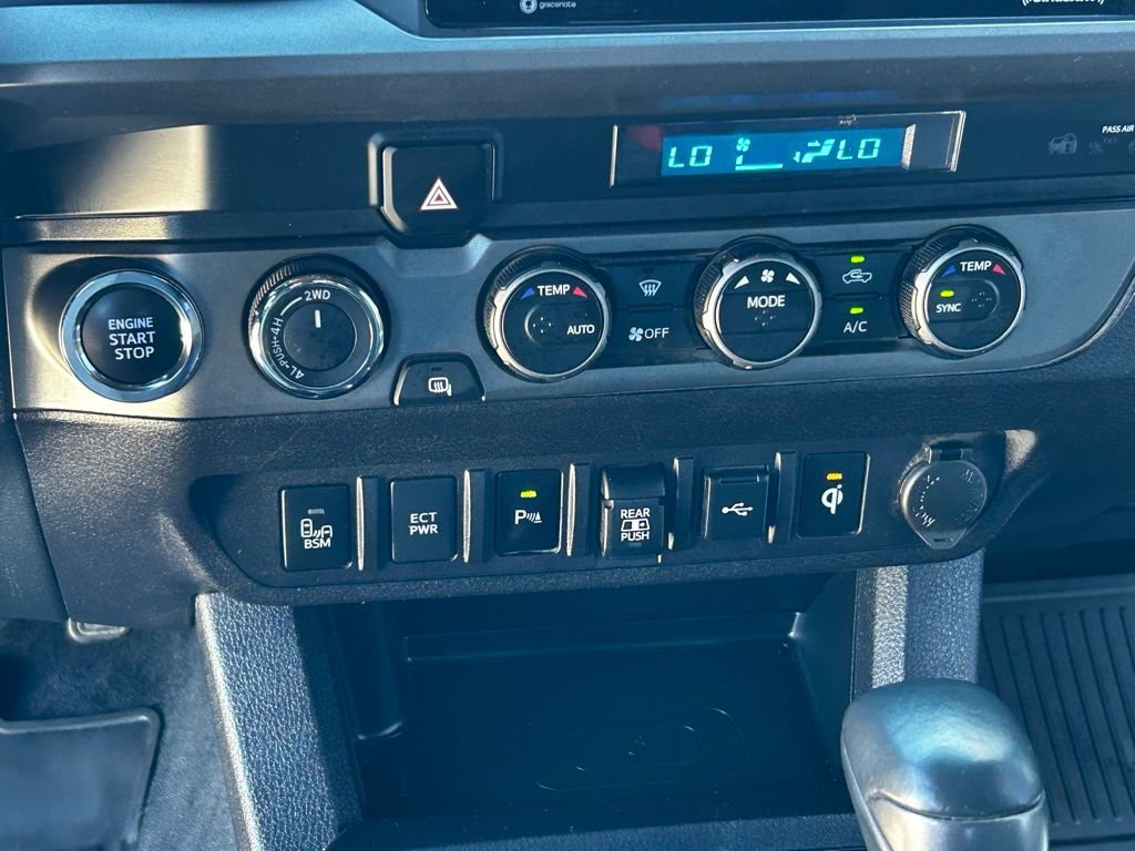 Used 2022 Toyota Tacoma TRD Off-Road w/ Technology Package image 28