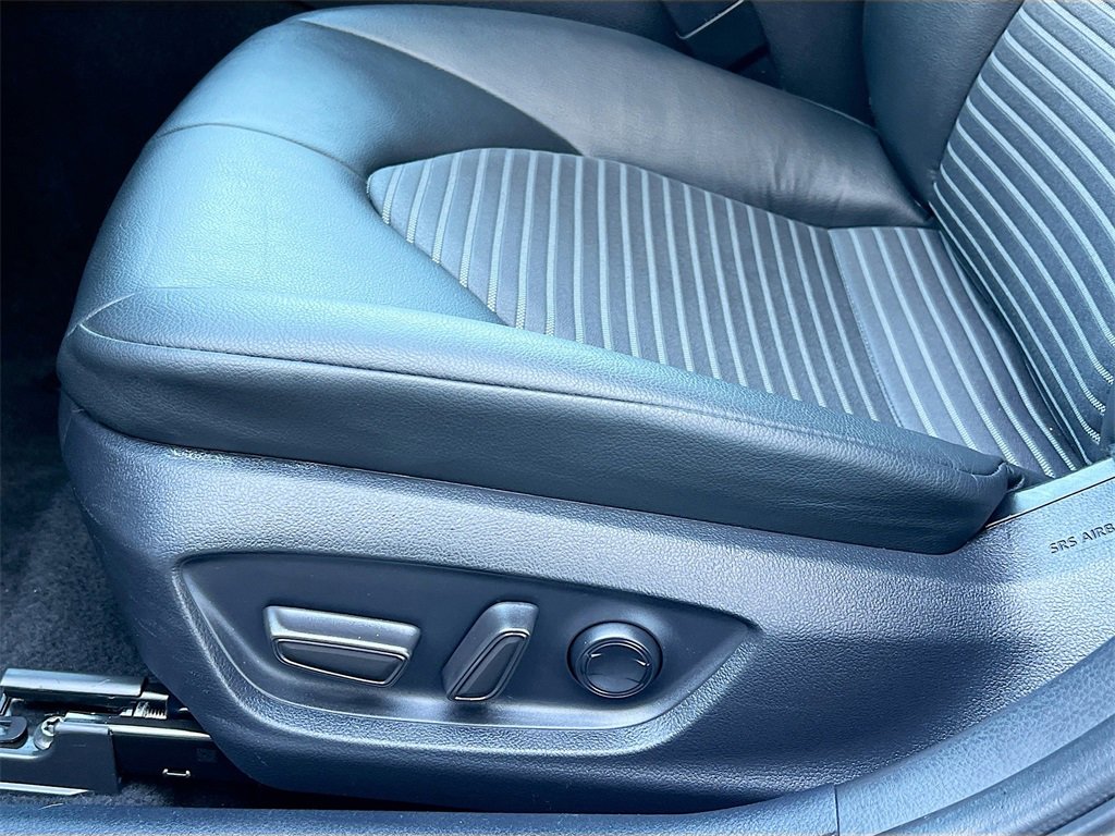 Used 2024 Toyota Camry SE image 18