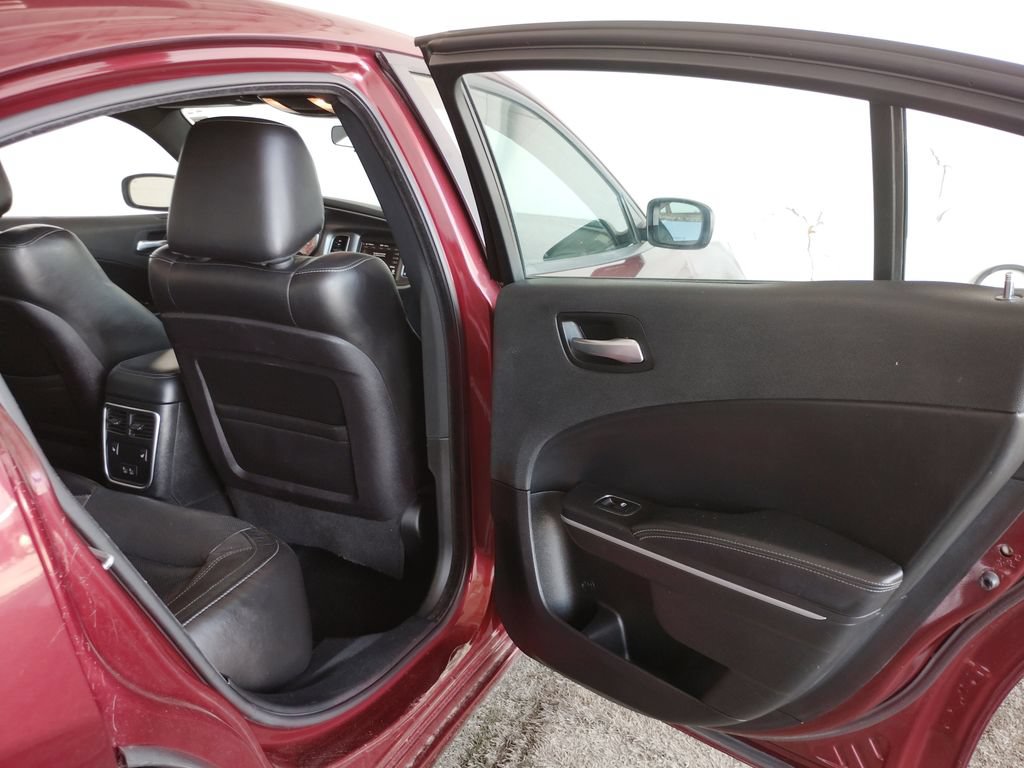 Used 2019 Dodge Charger SXT w/ Leather Interior Group RWD image 14