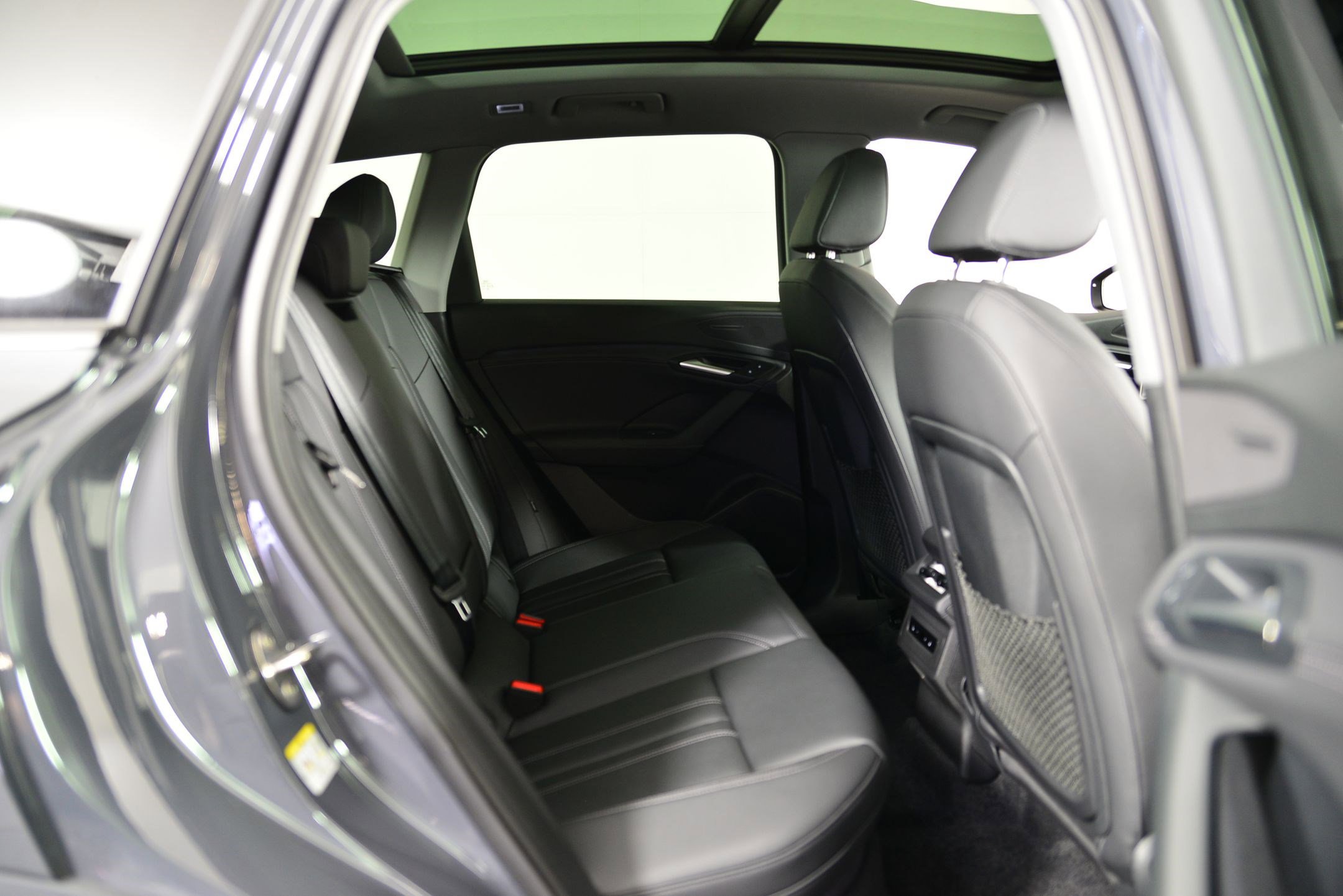 Certified 2025 Audi Q6 e-tron Premium w/ Convenience Package image 21