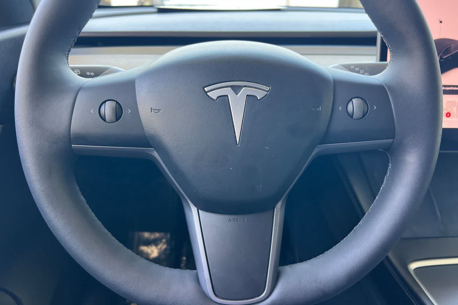 Used 2022 Tesla Model Y Performance AWD/4WD image 29