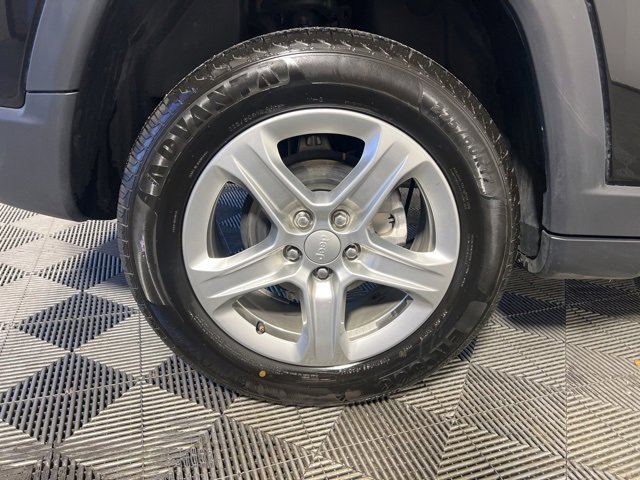 Certified 2024 Jeep Compass Latitude image 7