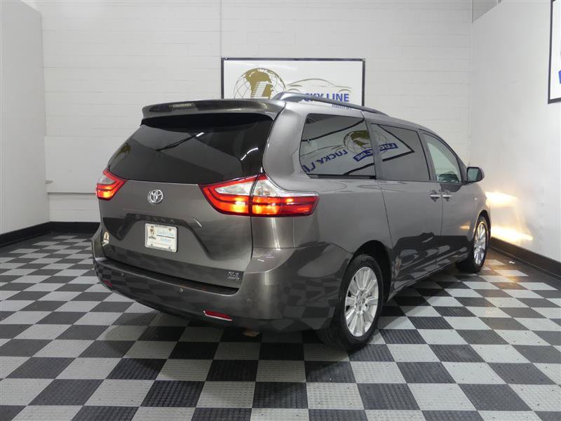 Used 2017 Toyota Sienna XLE Premium AWD/4WD image 10