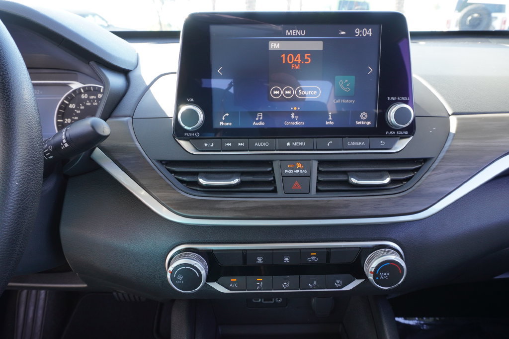 Certified 2025 Nissan Altima 2.5 SV FWD image 19