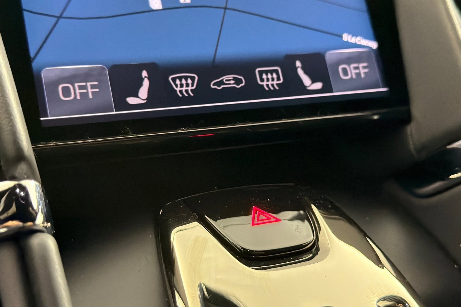 Used 2021 Ferrari Roma RWD image 17