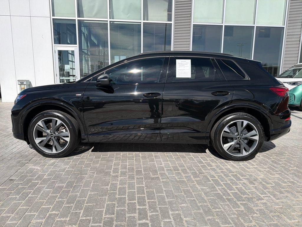 Used 2024 Audi Q4 e-tron Premium Plus image 2