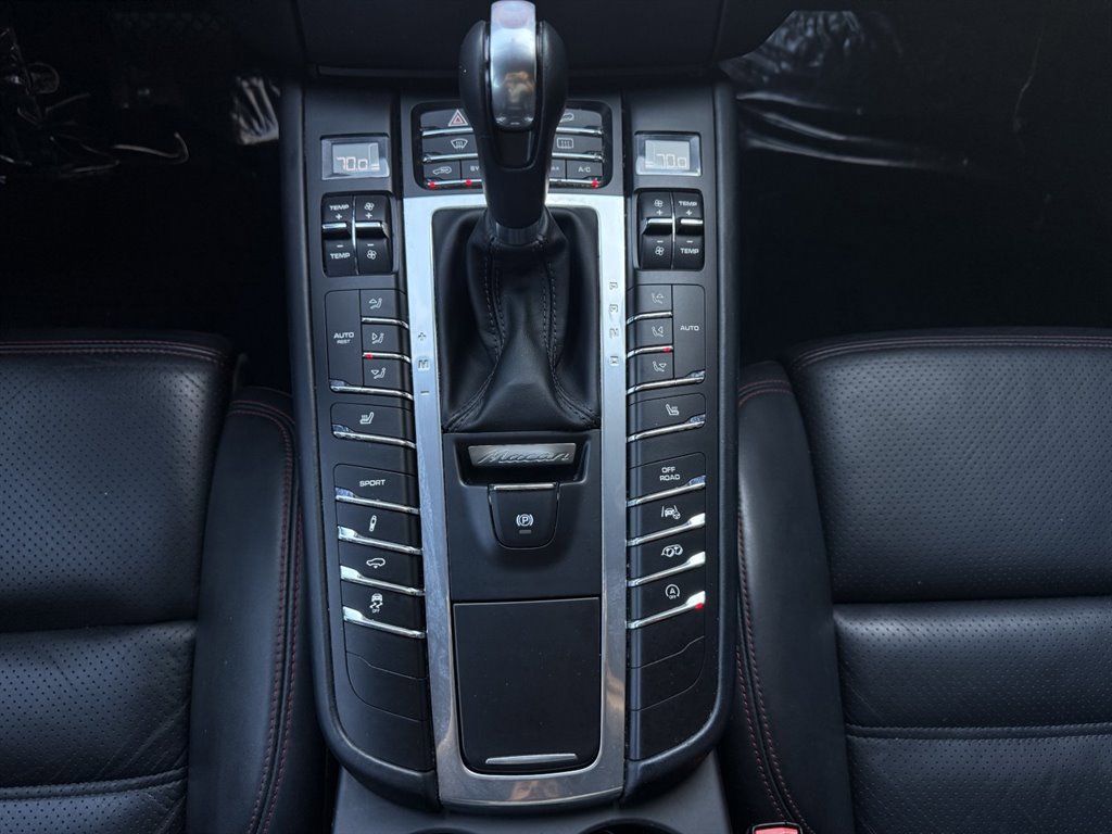 Used 2018 Porsche Macan GTS image 29