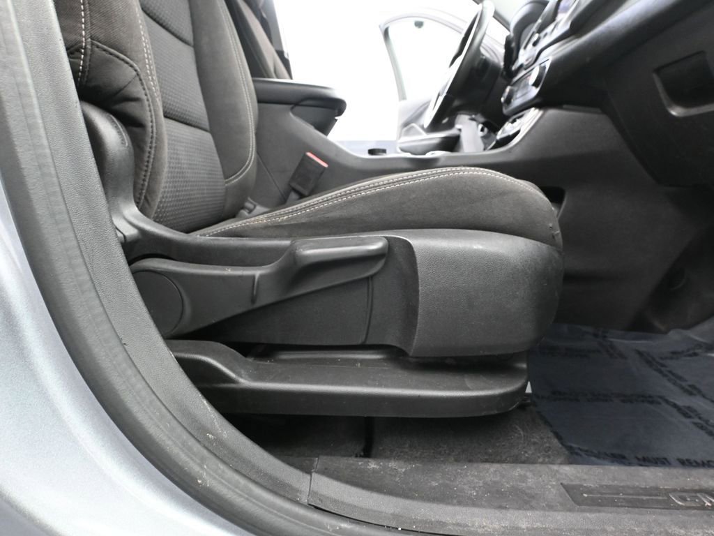 Used 2024 GMC Terrain SLE image 44