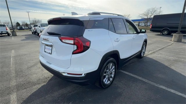 Used 2022 GMC Terrain SLT w/ Infotainment Package II image 8