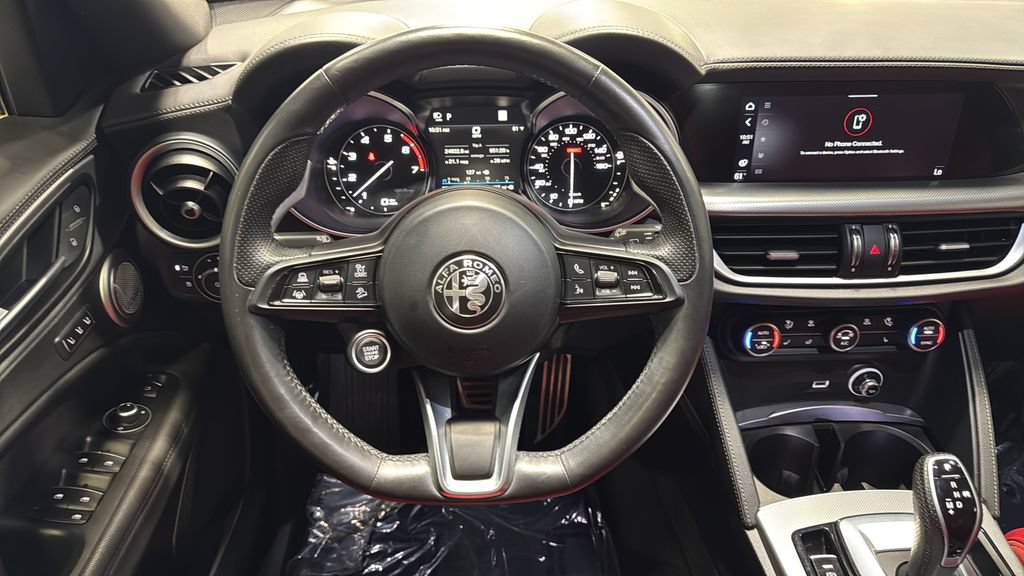 Used 2022 Alfa Romeo Stelvio Veloce AWD/4WD image 18