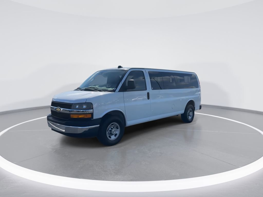 Used 2023 Chevrolet Express 3500 LT w/ LT Preferred Equipment Group RWD image 4