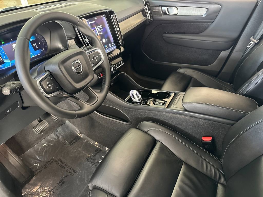 Certified 2023 Volvo XC40 B5 Ultimate image 9