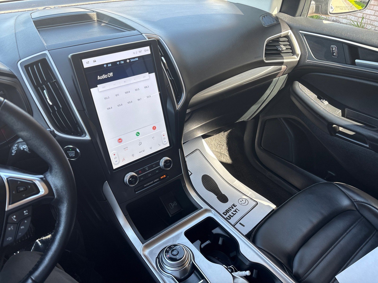 Used 2024 Ford Edge SEL image 16