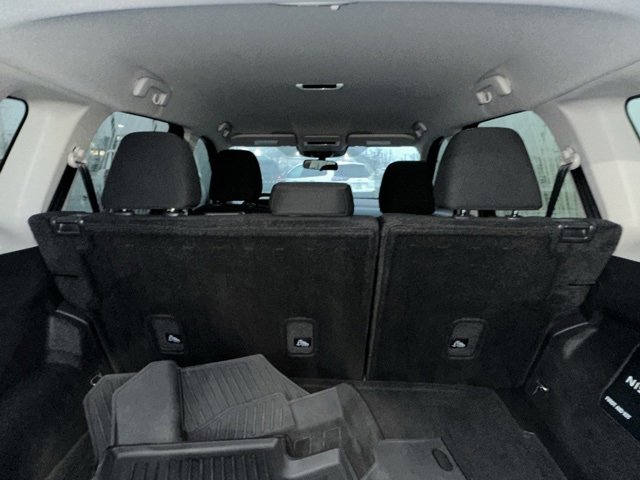 Used 2023 Nissan Rogue S image 18