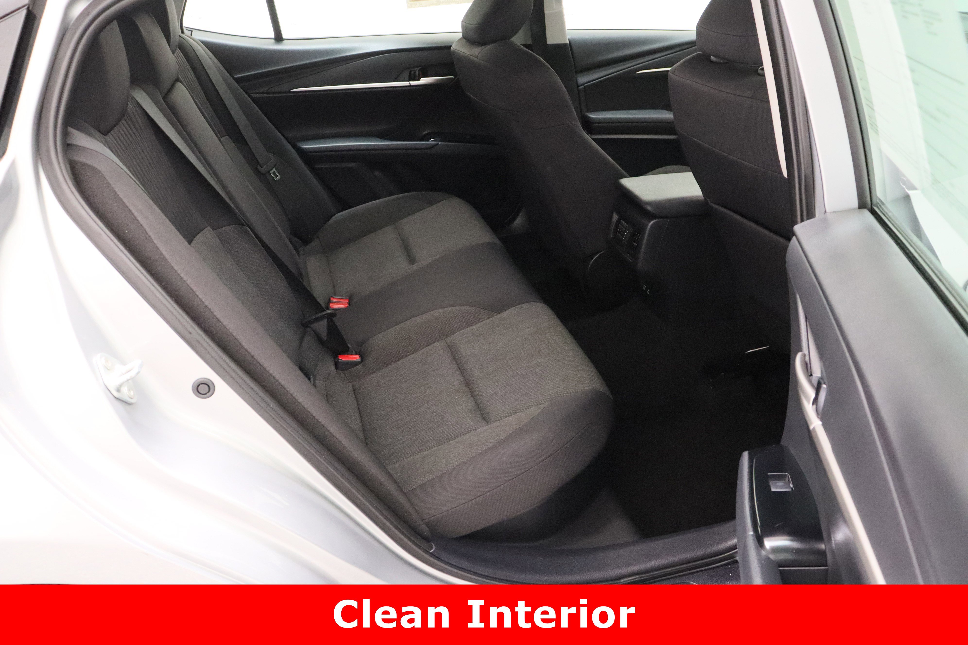 Used 2025 Toyota Camry LE FWD image 33