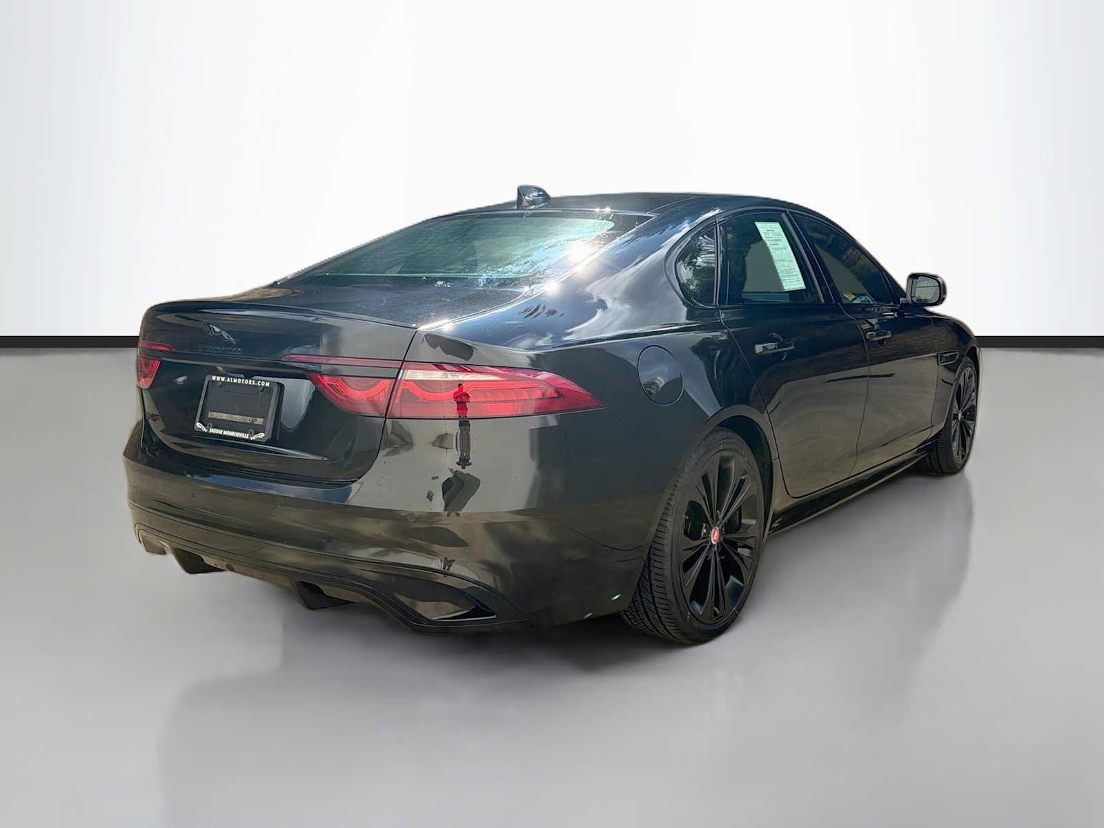 Certified 2023 Jaguar XF R-Dynamic SE AWD/4WD image 3