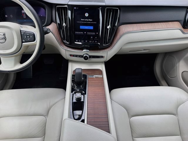 Used 2022 Volvo XC60 B5 Momentum w/ Protection Package Premier FWD image 19