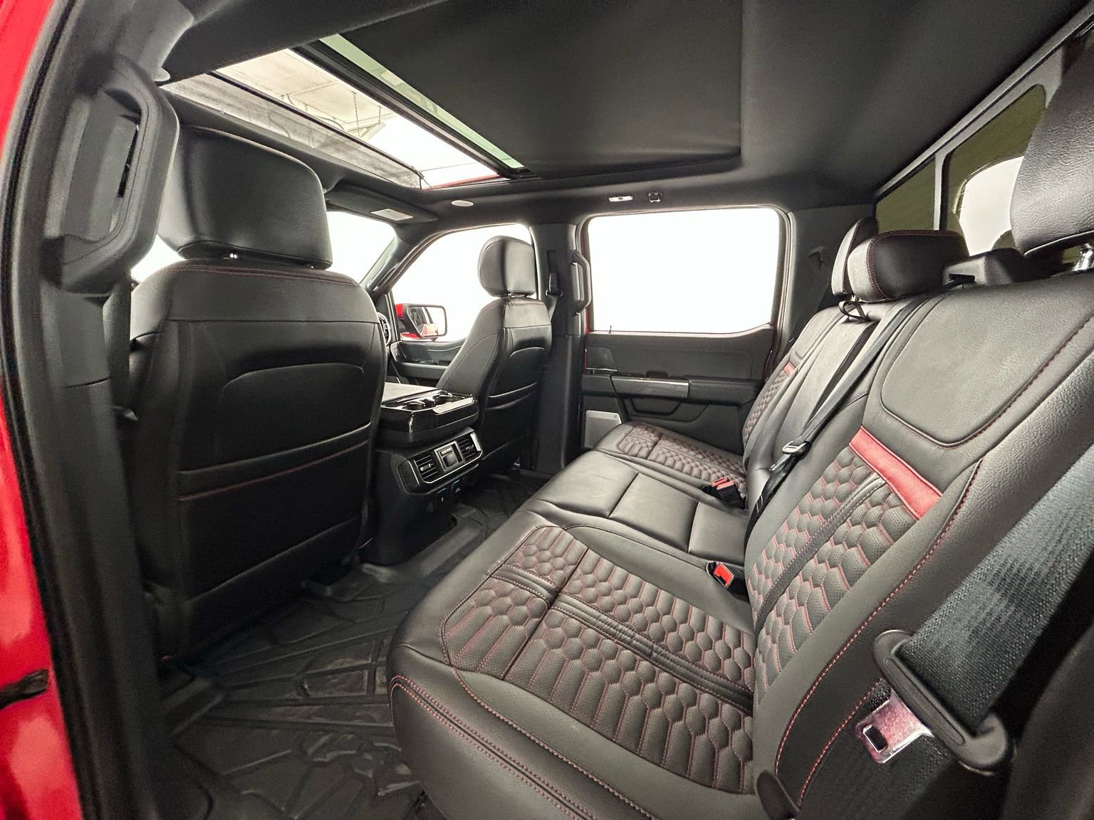 Used 2022 Ford F150 Lariat w/ Equipment Group 502A High image 37