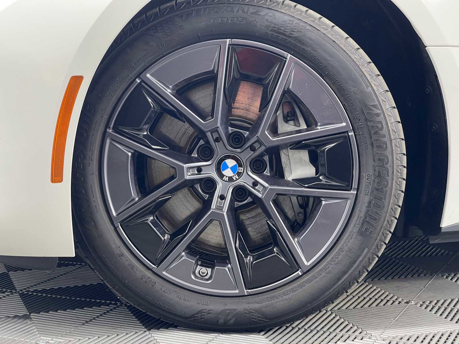 Used 2025 BMW i4 eDrive40 w/ Premium Package image 3