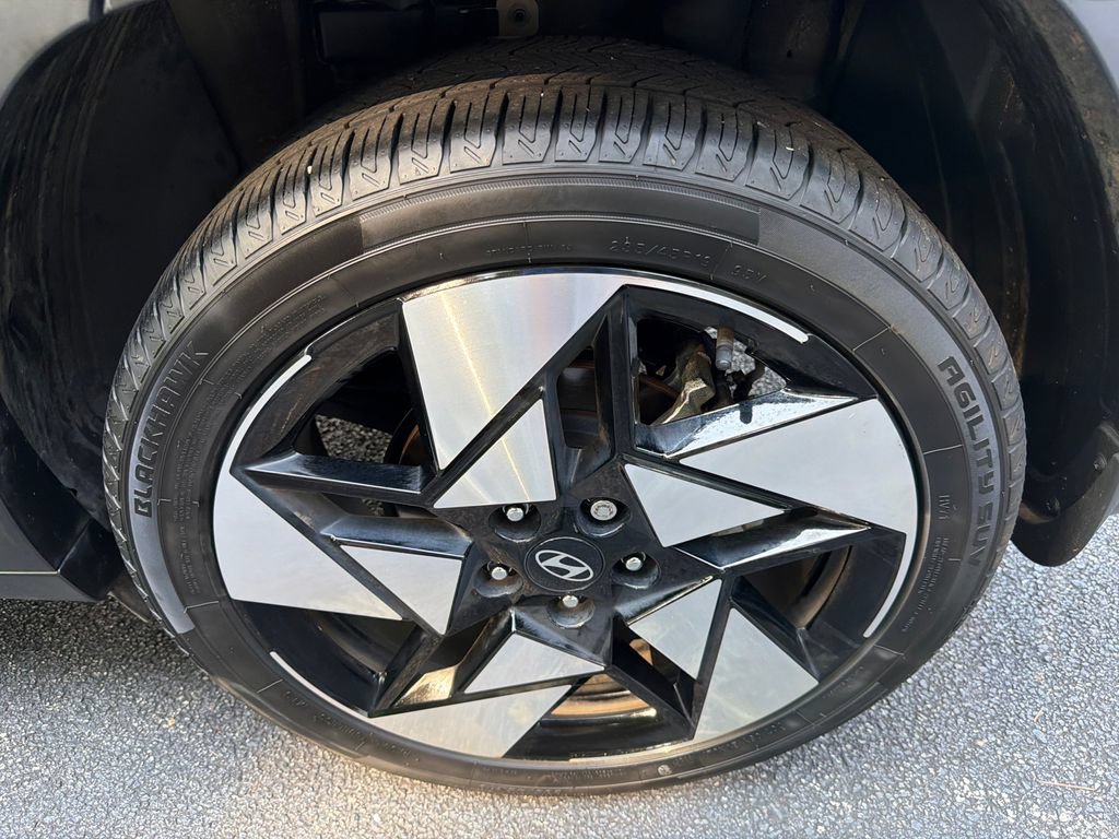 Used 2024 Hyundai Kona Limited FWD image 20