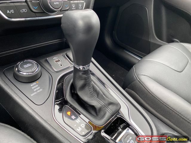 Used 2020 Jeep Cherokee Limited image 13