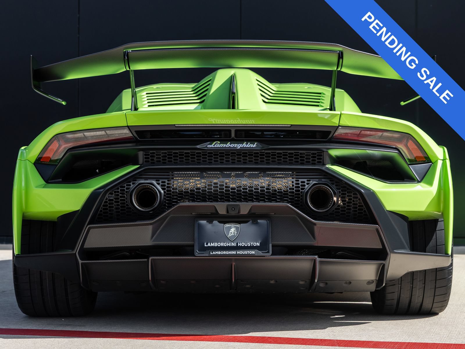 Used 2023 Lamborghini Huracan STO RWD image 9