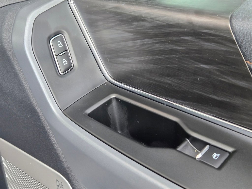 Used 2025 Ford F150 Lariat w/ FX4 Off-Road Package image 30