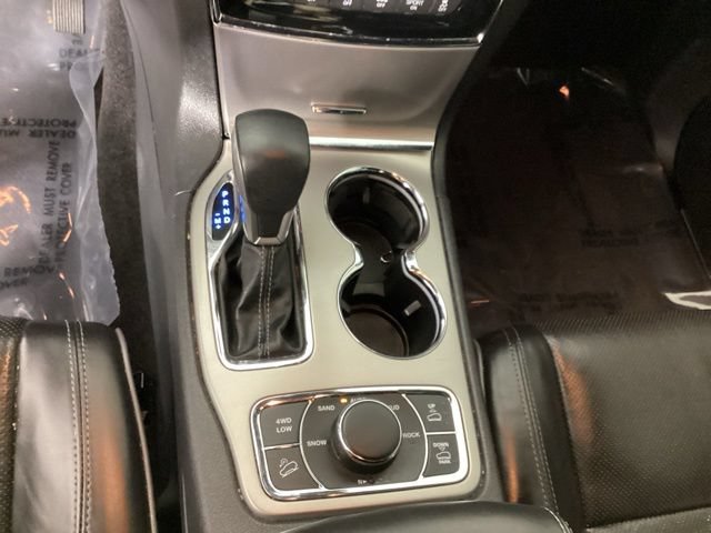 Used 2019 Jeep Grand Cherokee Overland AWD/4WD image 14