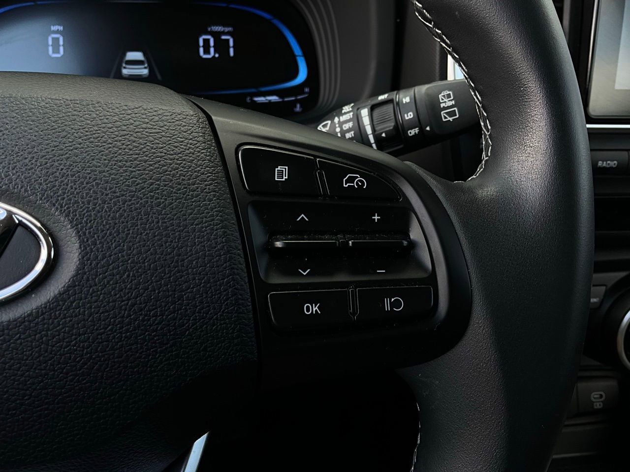 Used 2025 Hyundai Venue SEL image 35